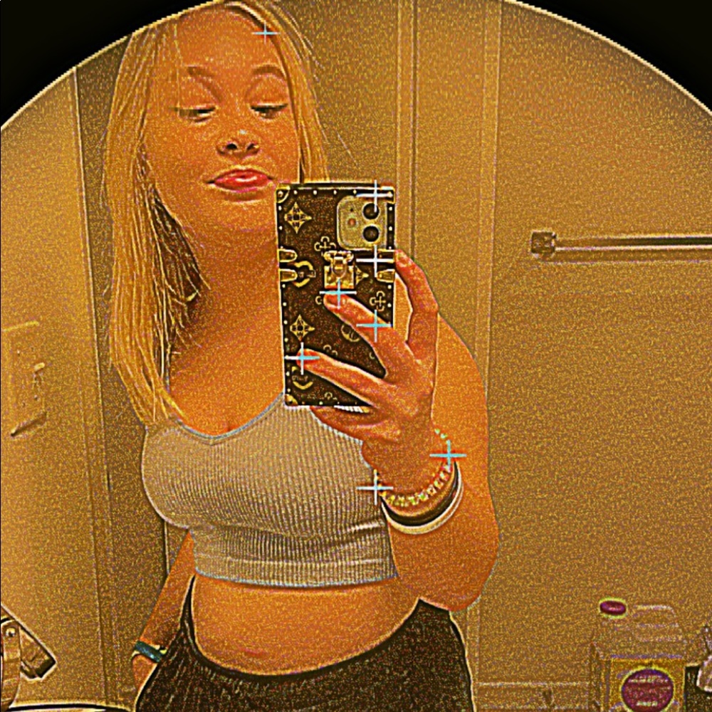 Meet your Posher, Anna